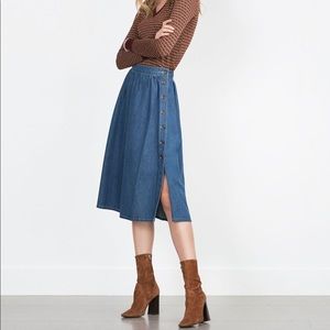 💗💗HOST PICK!! 😁😁 Zara side button denim skirt
